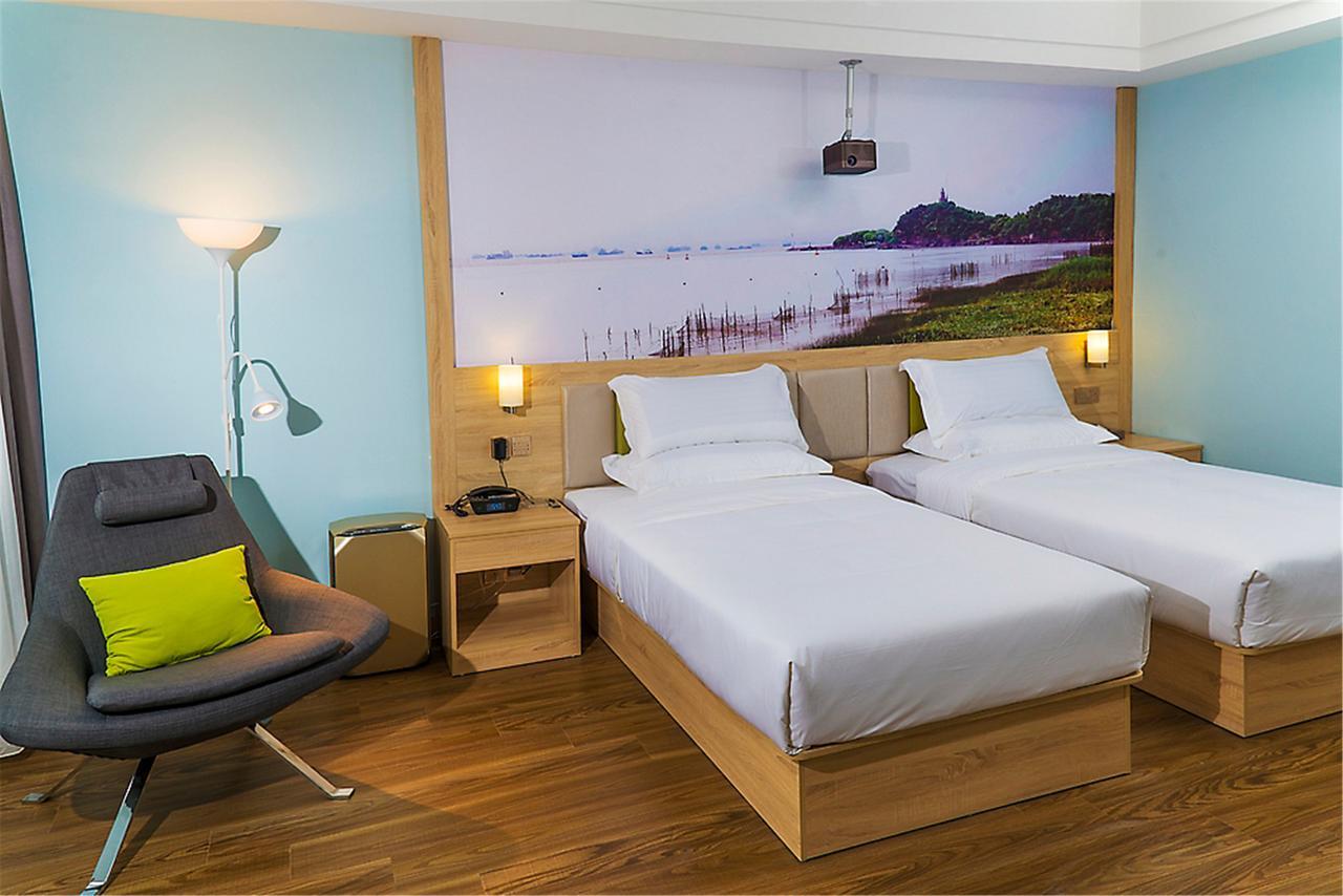 Ibis Styles Nantong Development Zone Shimao Plaza Exterior foto
